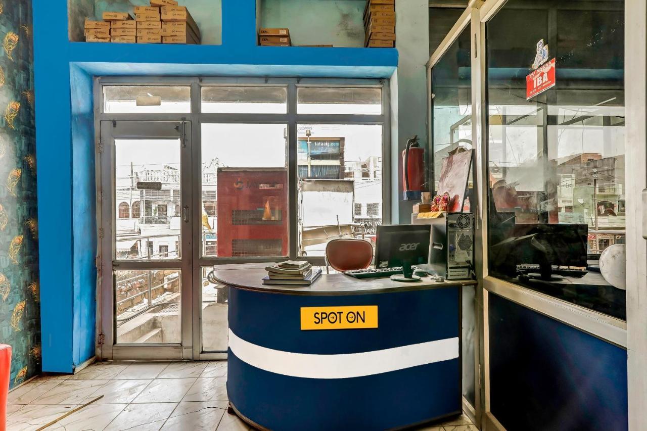 Spot On 81122 Saket Honest Hotel Ayodhya Zewnętrze zdjęcie
