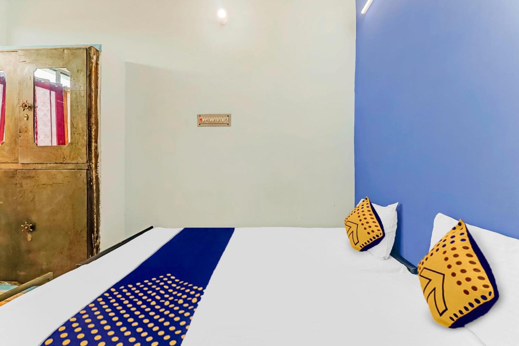Spot On 81122 Saket Honest Hotel Ayodhya Zewnętrze zdjęcie